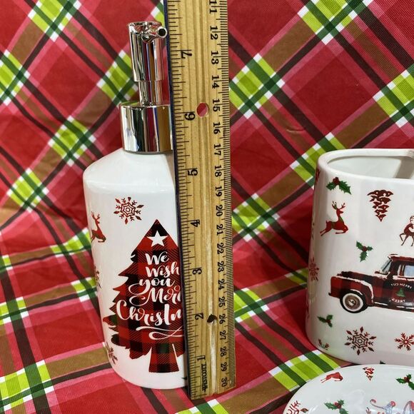 Christmas Bathroom Accessory Sets of 4, Reindeer Christmas Bathroom Decor - Picture 6 of 9